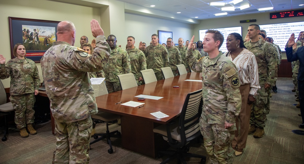 U.S. Army Reserve conducts mass inspectors general swearing-in ceremony