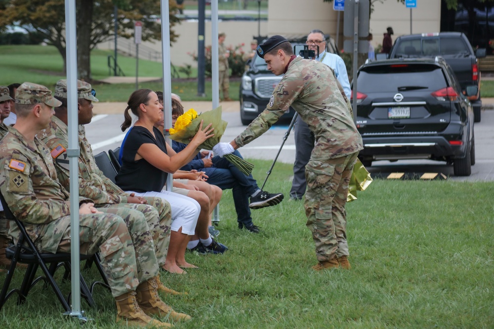 Fort Campbell Medical Readiness Battalion Conducts Change of Command