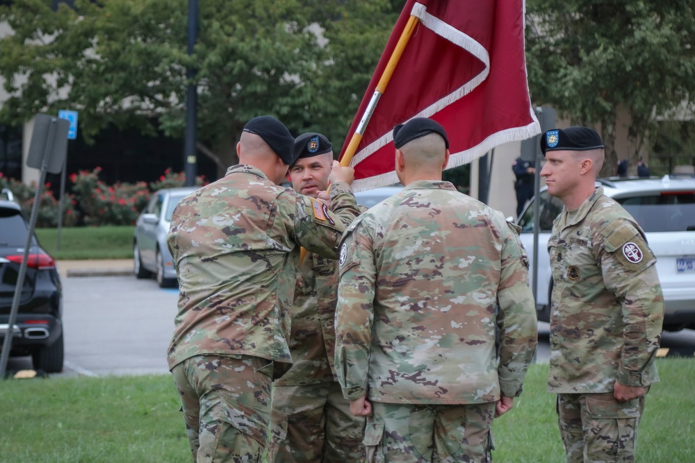 Fort Campbell Medical Readiness Battalion Conducts Change of Command