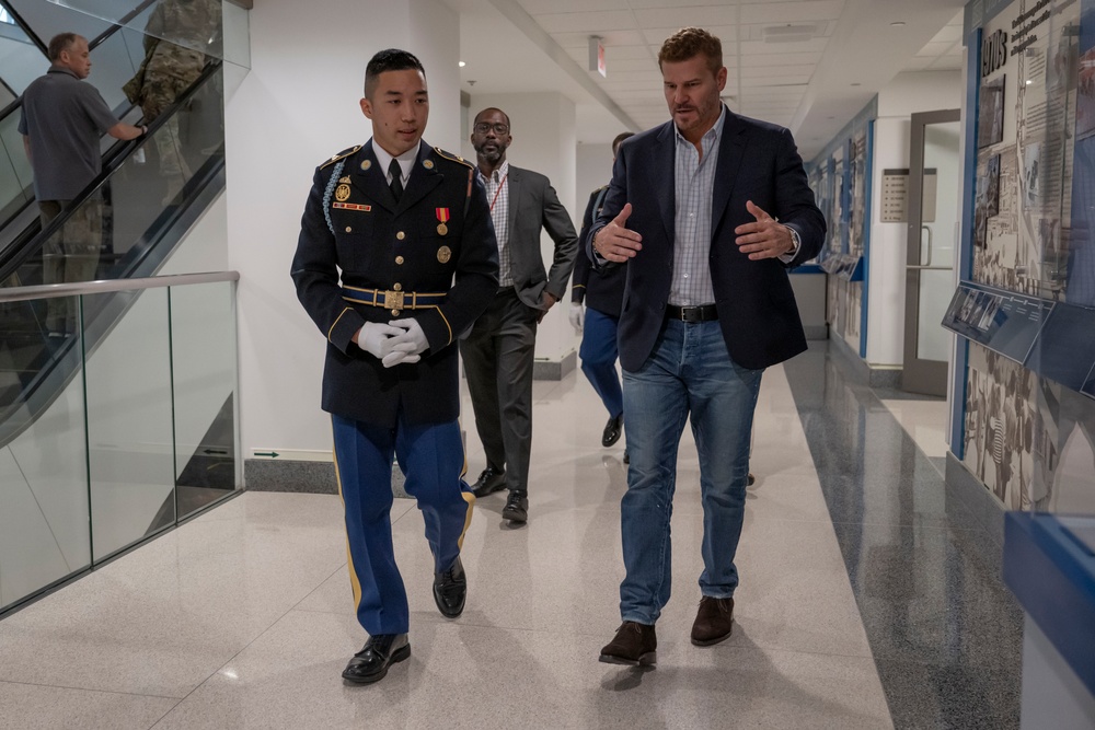 David Boreanaz visits Pentagon