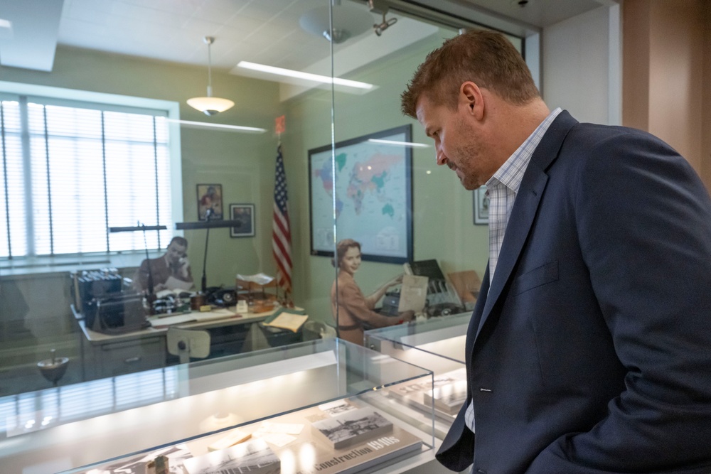 David Boreanaz visits Pentagon