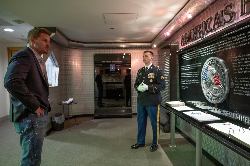 David Boreanaz visits Pentagon