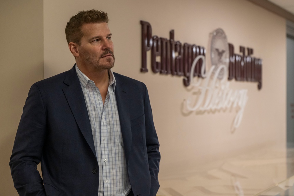 David Boreanaz visits Pentagon