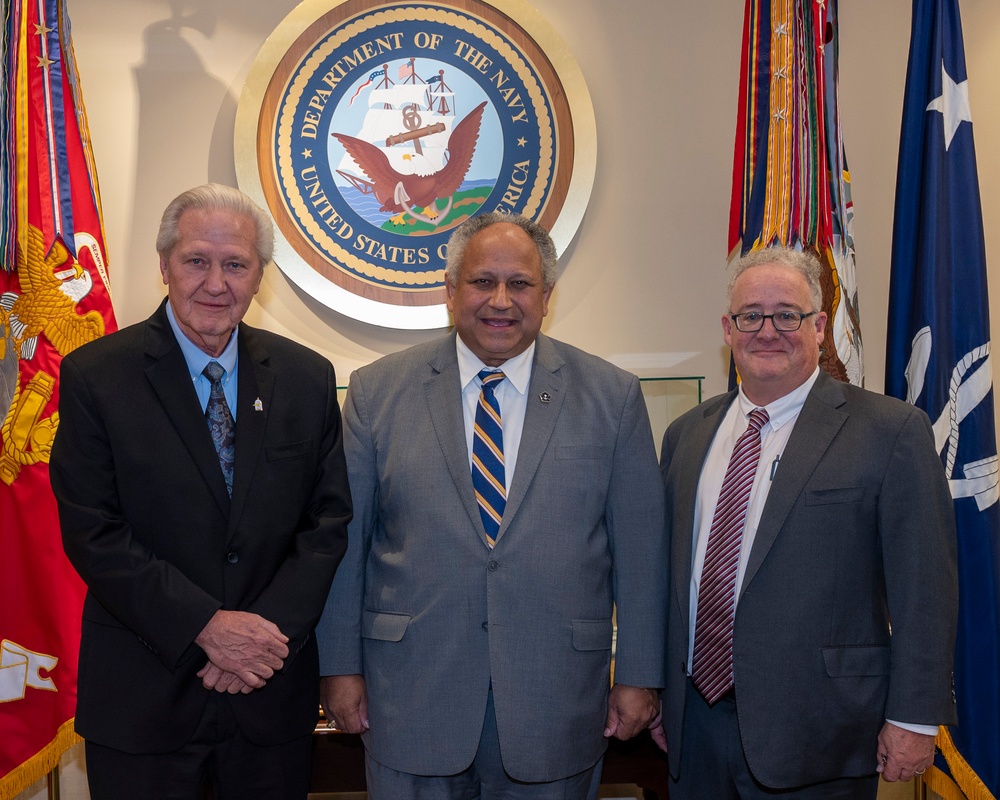 Secretary of the Navy Carlos Del Toro met with United Steelworkers President