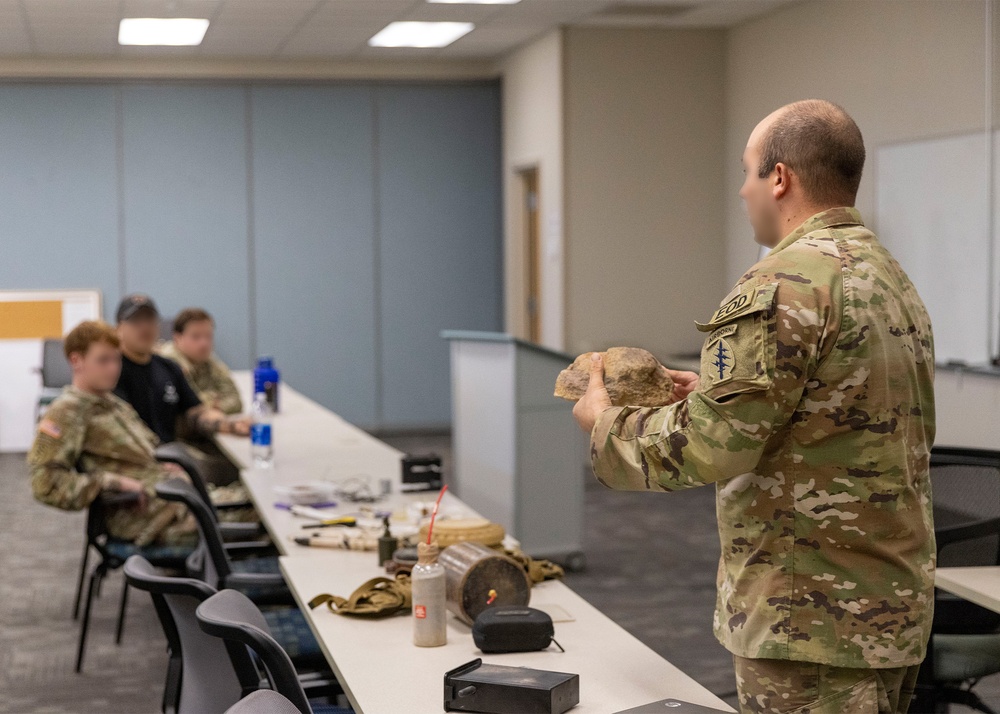 4th Battalion, 5th SFG (A) Soldiers evaluate tactical skills