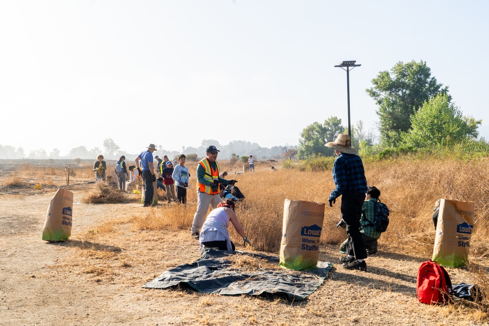 Community donates time during National Public Lands Day