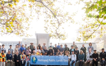 Community donates time during National Public Lands Day