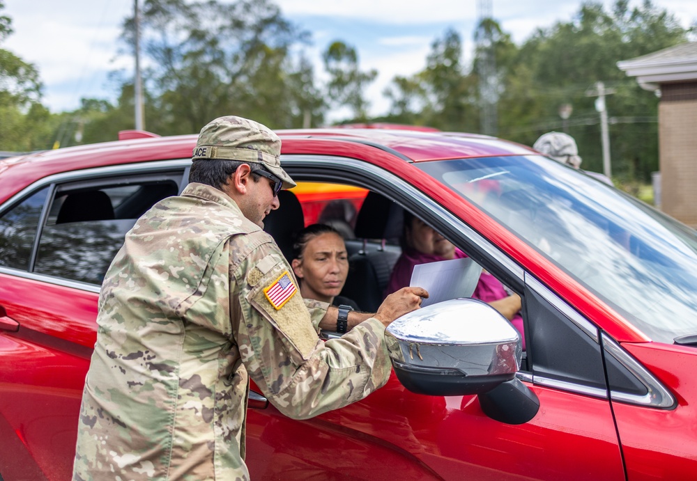 4-118 Infantry Conducts Point of Distribution in Easley, South Carolina