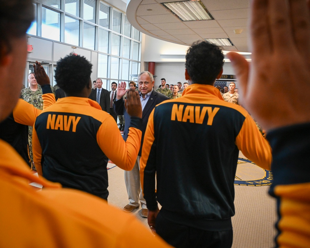 SECNAV Del Toro Visits Navy Recruiting Command