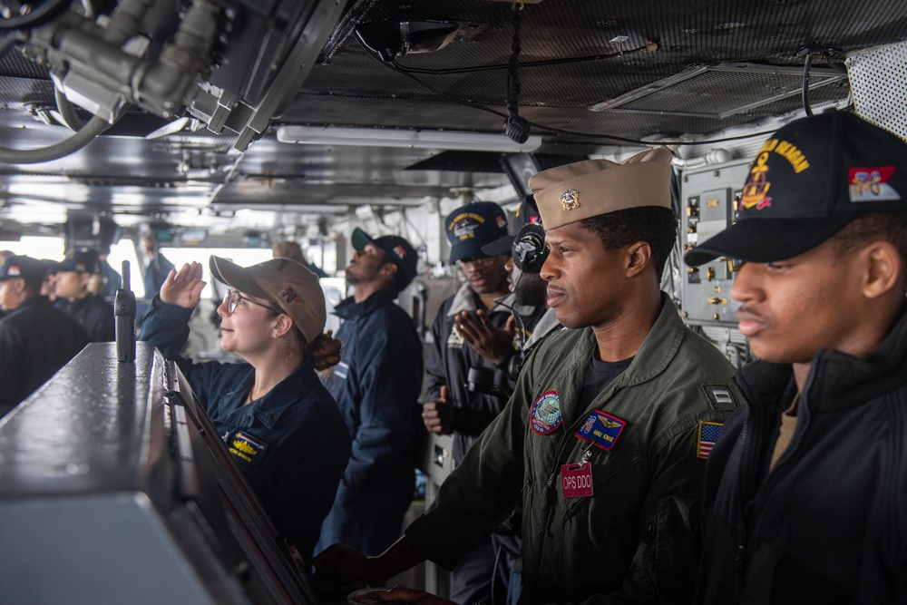 USS Ronald Reagan (CVN 76) arrives at Naval Air Station North Island, San Diego