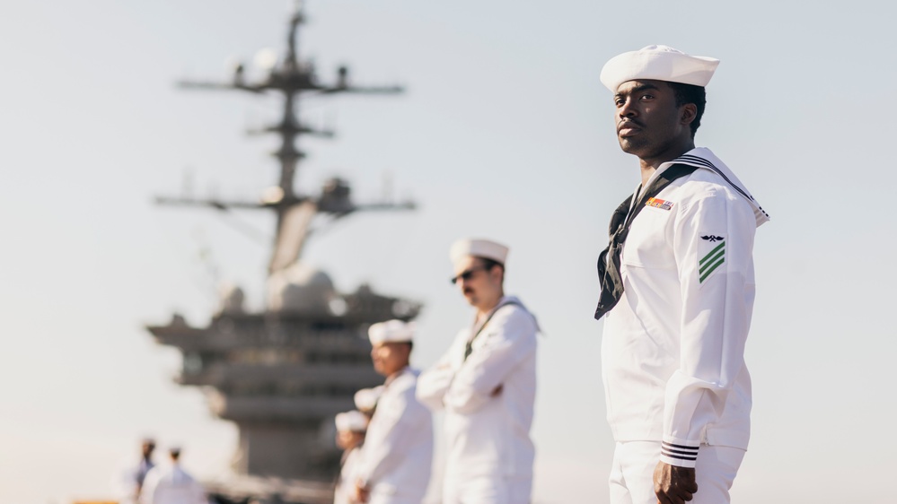 USS George Washington Sailors Man the Rails