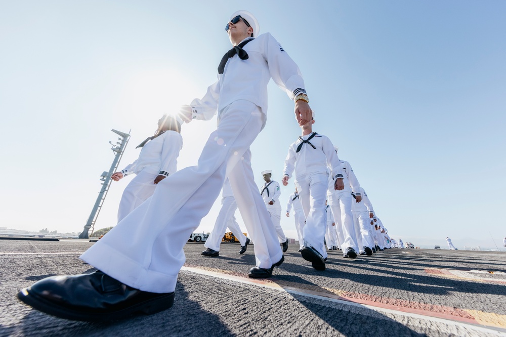 USS George Washington Sailors Man the Rails