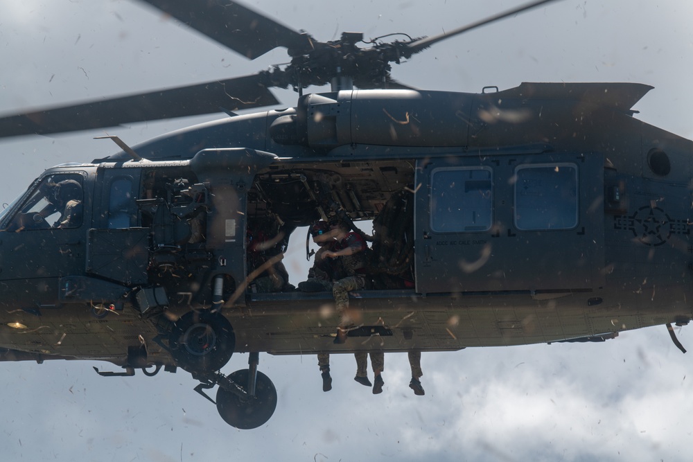 31st and 33rd Rescue Squadrons execute maritime CSAR full mission profile