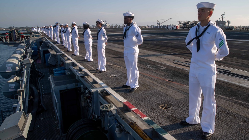 USS George Washington Sailors Man the Rails