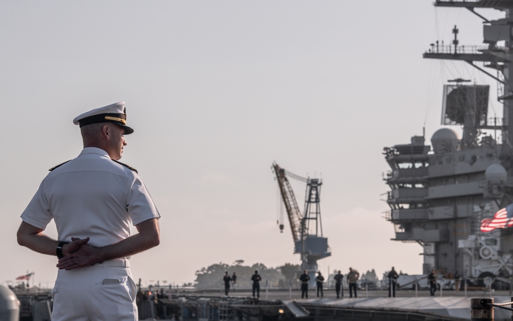 USS George Washington Sailors man the rails