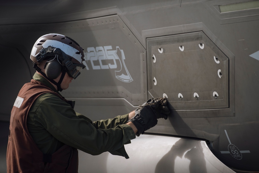 VMFA-225 Reconstitutes Squadron Aboard USS Boxer