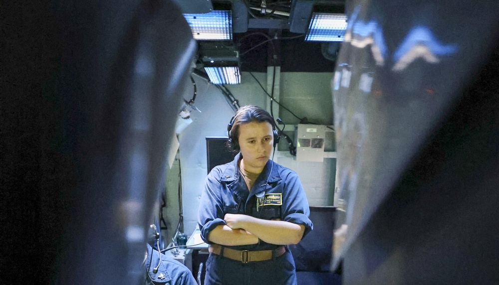 USS Arleigh Burke Sonar Operations