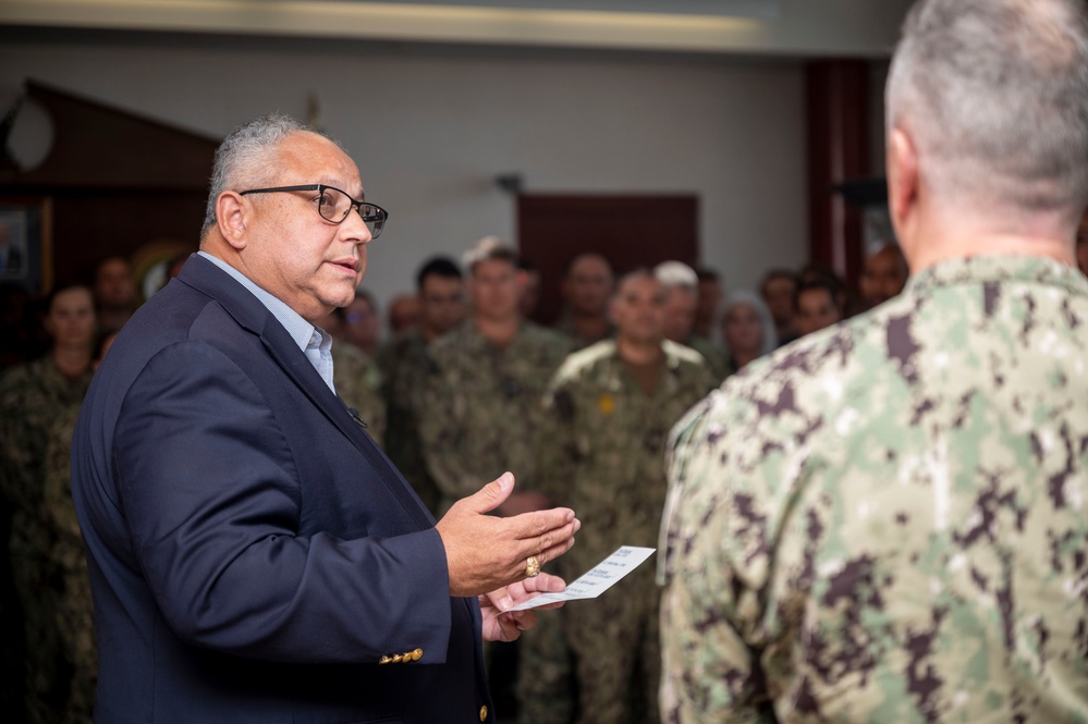 SECNAV Visits Navy Recruiting Command