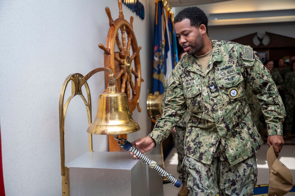 SECNAV Visits Navy Recruiting Command