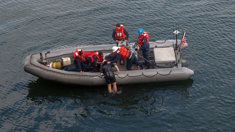 USS Essex Small Boat Operations