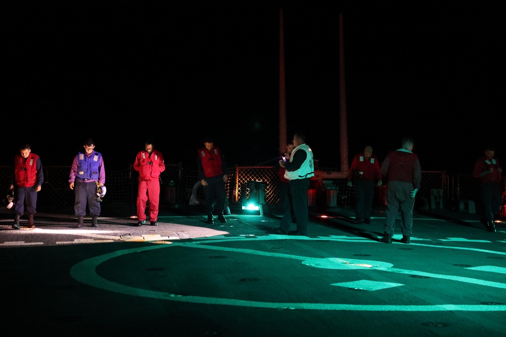 USS Arleigh Burke Flight Quarters