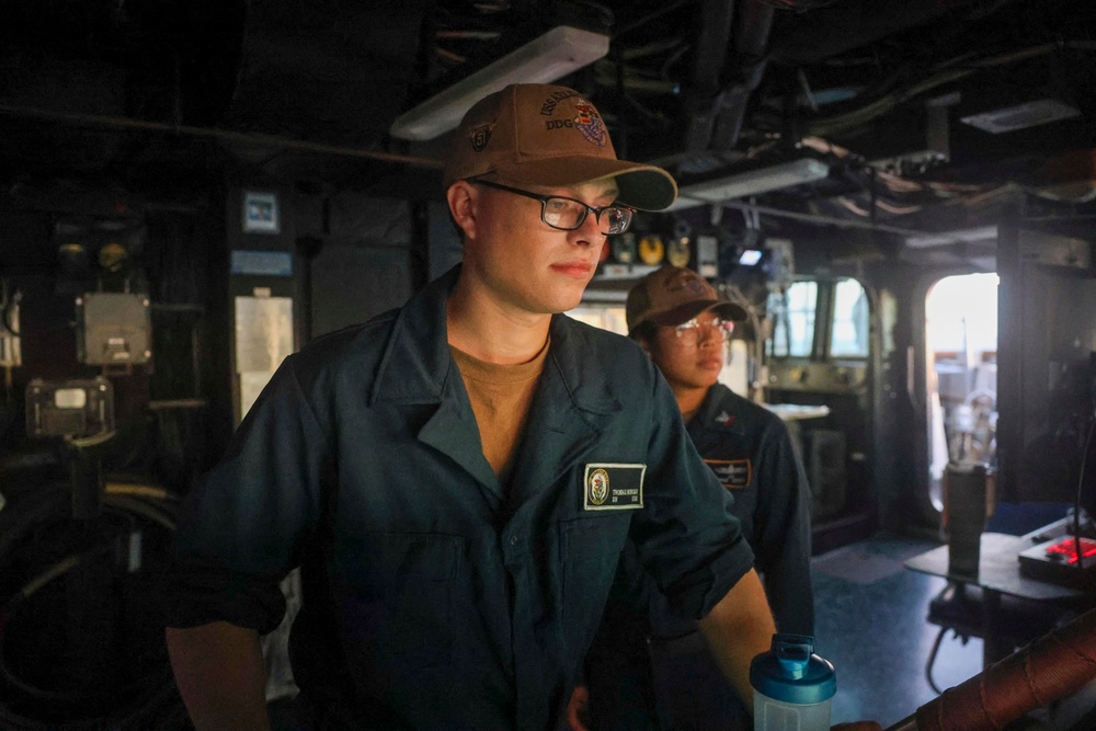 USS Arleigh Burke Bridge Watch