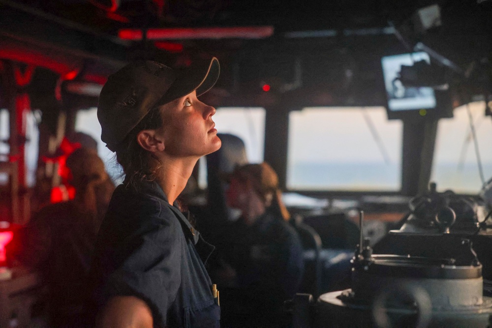 USS Arleigh Burke Bridge Watch