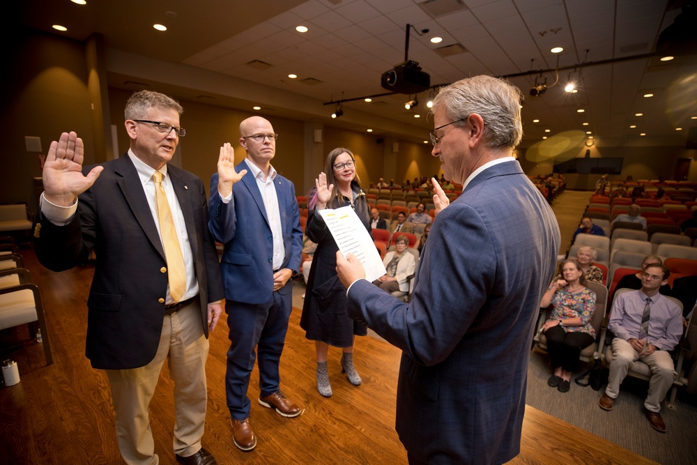 ERDC Hosts Senior Scientist Induction Ceremony