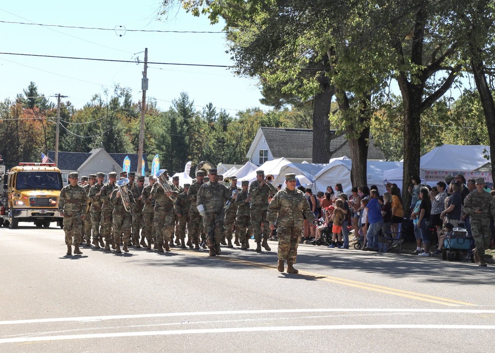 Fort McCoy Garrison Commander leads Army Band in Cranfest Parade