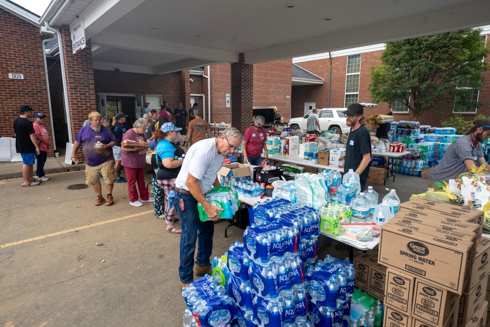 Volunteers Distribute Essential Supplies in Swannonoa, North Carolina