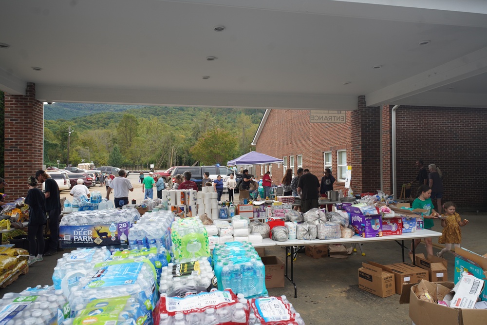 Volunteers Distribute Essential Supplies in Swannonoa, North Carolina