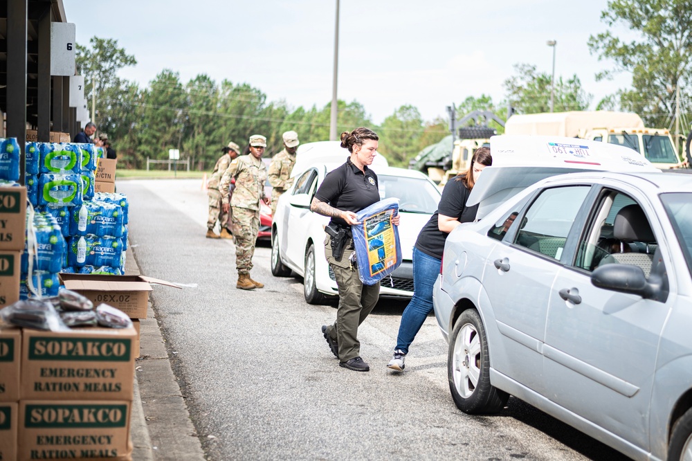 20241001 - 59th Aviation Troop Command Conducts Point of Distribution in Saluda, South Carolina