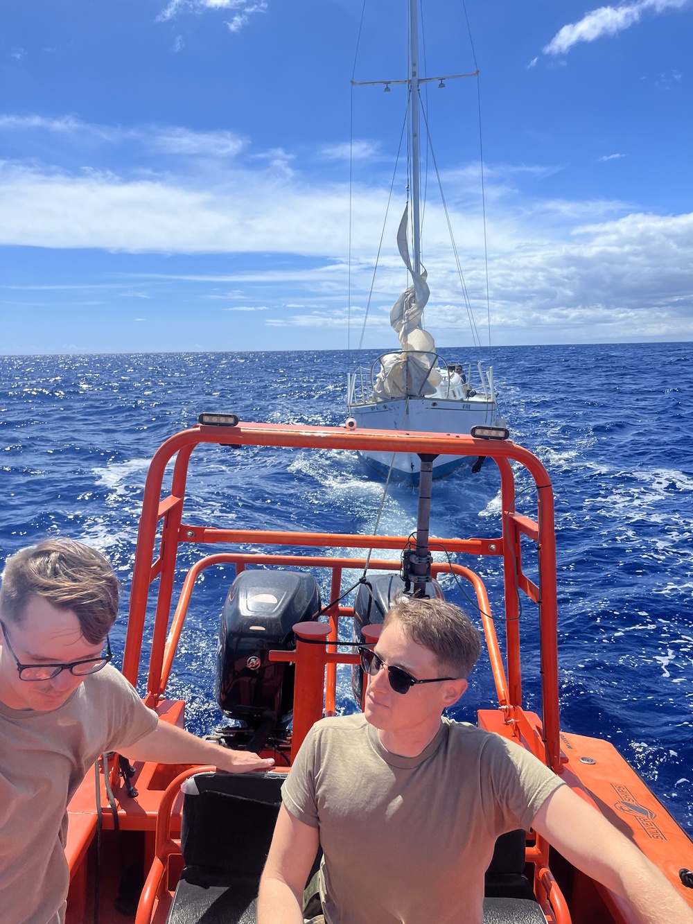 8th TSC Mariners rescue distressed sailboat near Honolulu