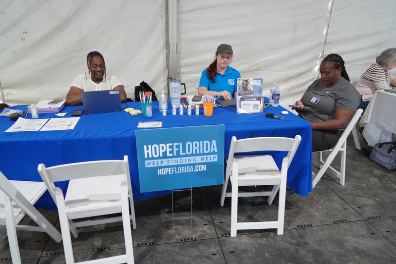 FEMA Disaster Survivor Assistance Teams Sets Up Multi-Agency Resource Center in Suwannee, Florida