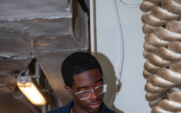 George Washington secure mooring lines