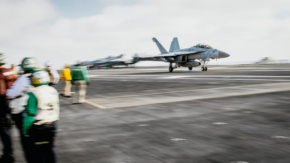 USS George Washington Conducts Flight Operations