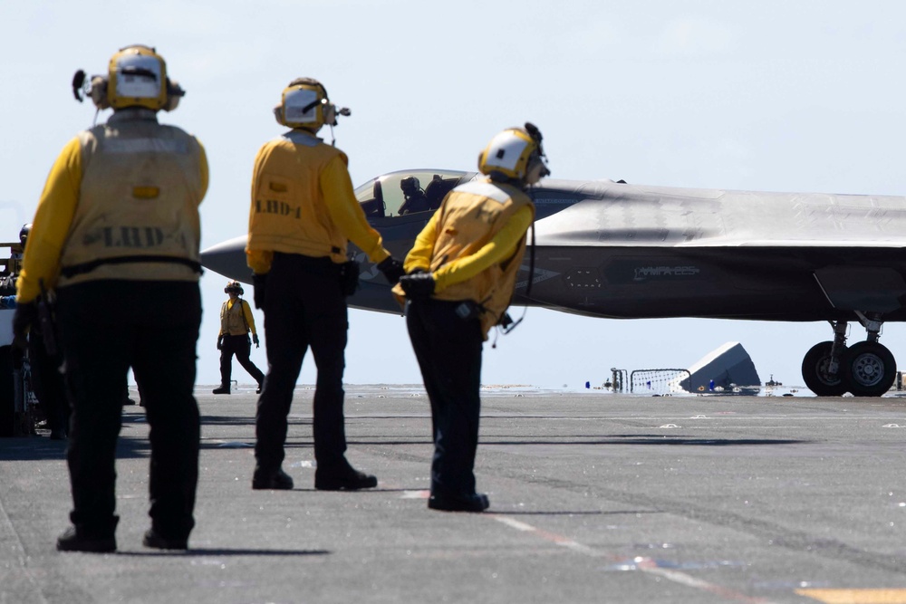 Boxer Conducts Flight Deck Operations