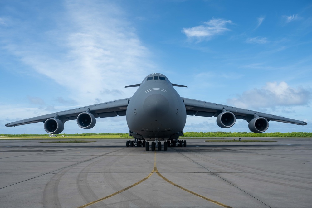 U.S. Air Force C-5 arrives in Diego Garcia