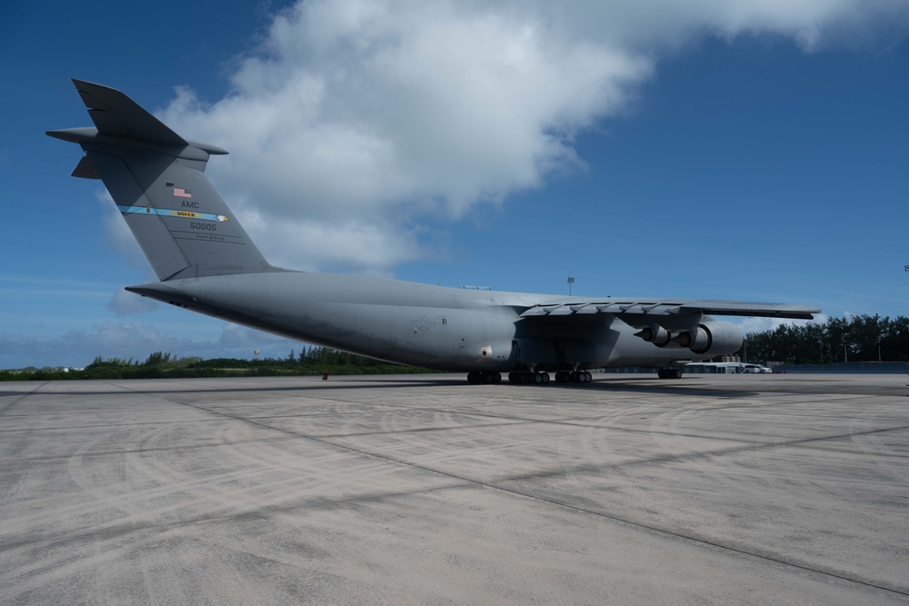 U.S. Air Force C-5 arrives in Diego Garcia