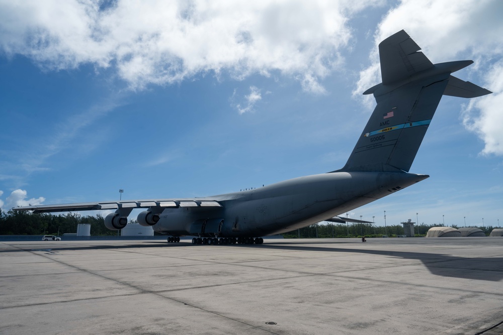 U.S. Air Force C-5 arrives in Diego Garcia