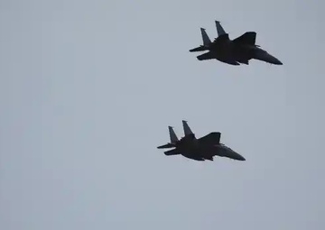 B-1s commemorate ROK Armed Forces Day with flyover, CAS training event