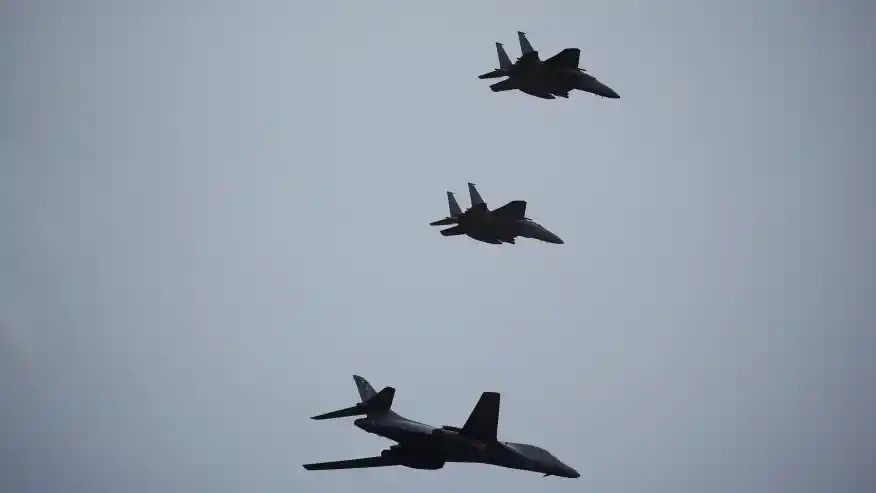 B-1s commemorate ROK Armed Forces Day with flyover, CAS training event