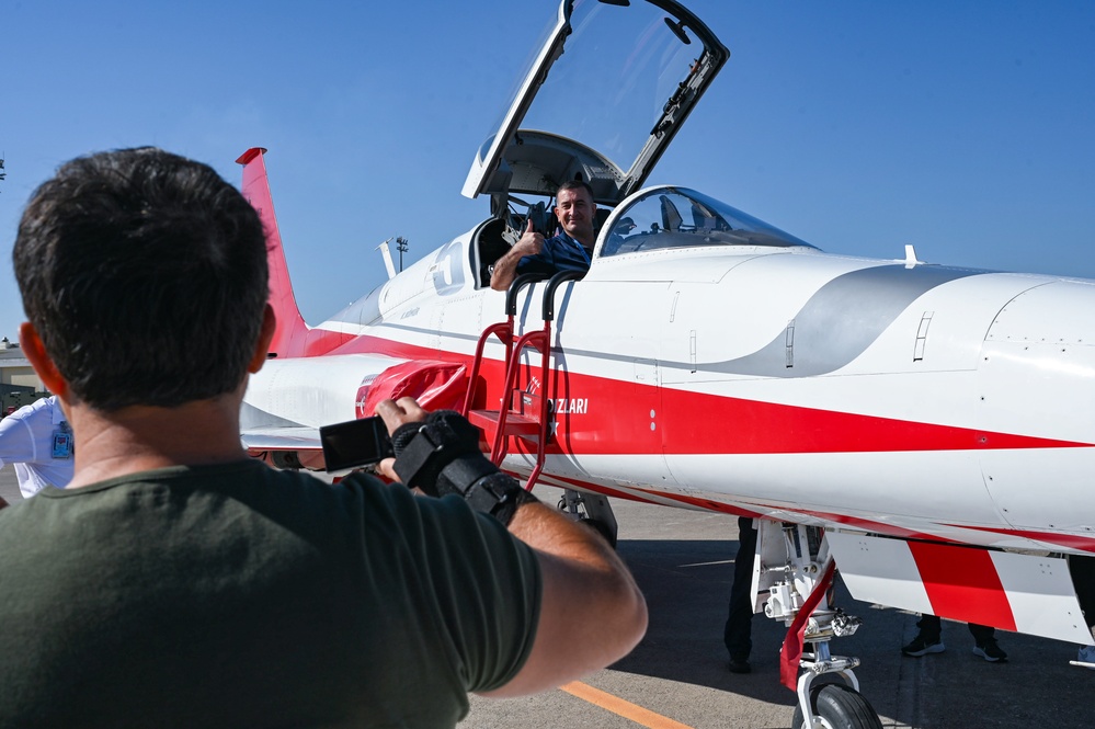 Incirlik welcomes Turkish Stars ahead of TEKNOFEST Adana