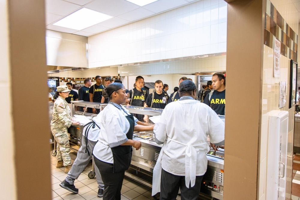 Feeding Soldiers a Hot Meal