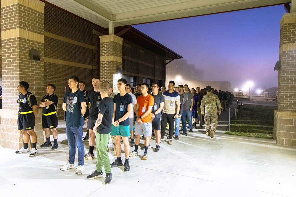 Feeding Soldiers a Hot Meal