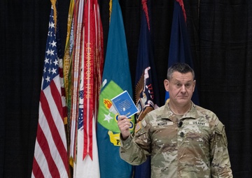 Weimer speaks about leadership at Maude series