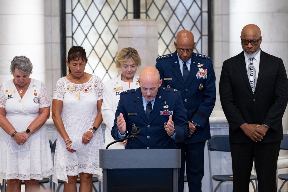 The Annual Gold Star Mother’s Day Commemoration Ceremony is Held at Arlington National Cemetery