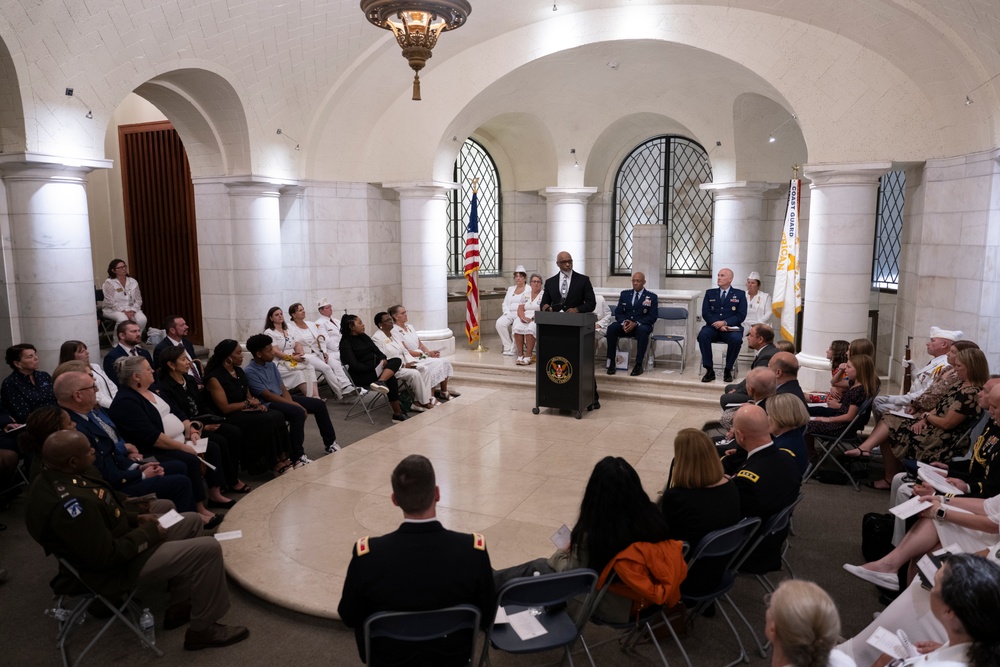 The Annual Gold Star Mother’s Day Commemoration Ceremony is Held at Arlington National Cemetery