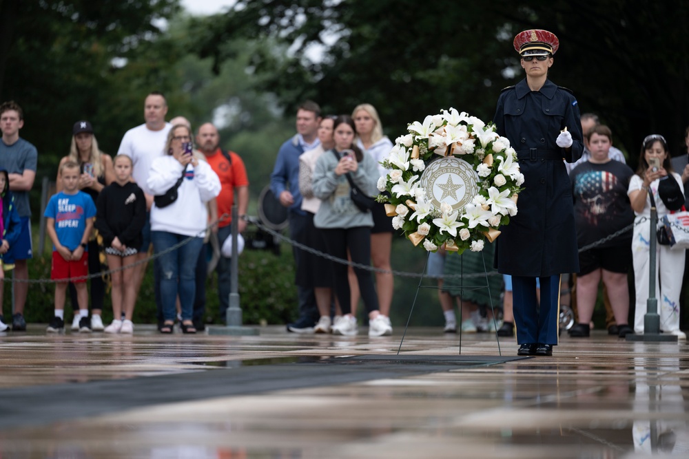 The Annual Gold Star Mother’s Day Commemoration Ceremony is Held at Arlington National Cemetery