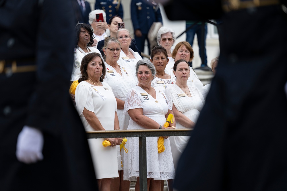 The Annual Gold Star Mother’s Day Commemoration Ceremony is Held at Arlington National Cemetery